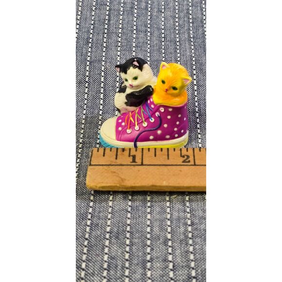 1990s Lisa Frank "Kittens in a Sneaker" PVC figurine - Picture 9 of 10